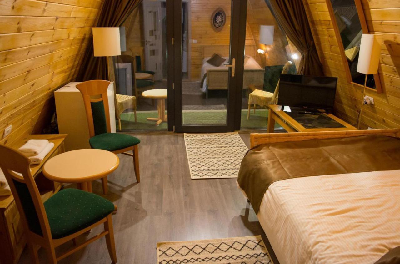 Casute Din Lemn Hotel Jiblea Veche Exterior foto